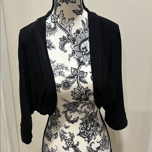 Neuva Women’s Cropped shrug 3/4 sleeve black small